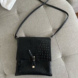 Elegant Black Textured Women's Bag